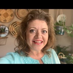 Meet your Posher, Leslie